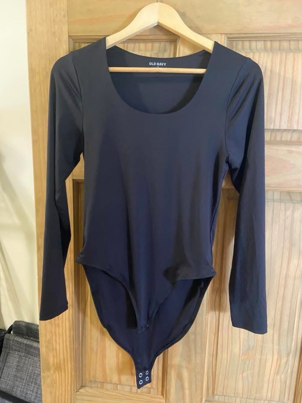 Old Navy Black Long-Sleeve Scoop-Neck Bodysuit
